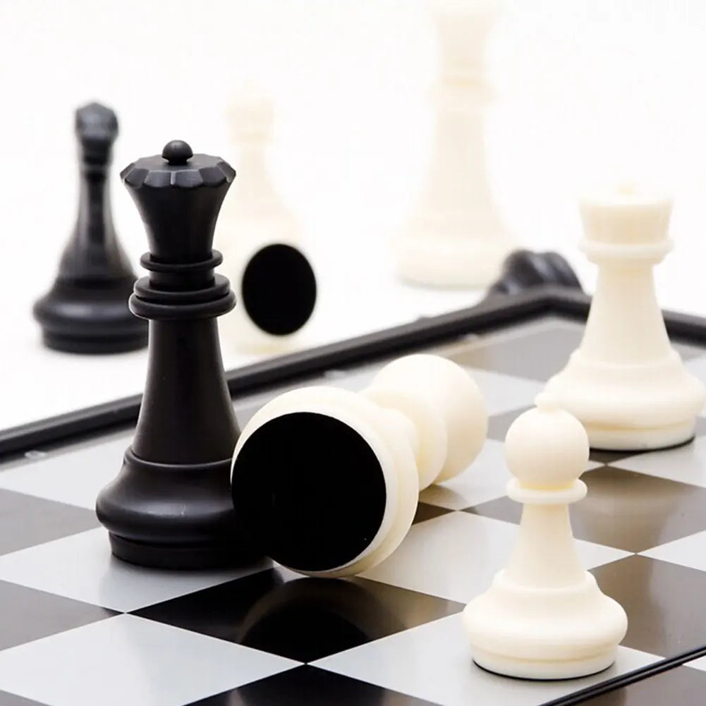 Folding Magnetic Chess Board 19.5×19.5 cm – Portable Plastic Travel Game