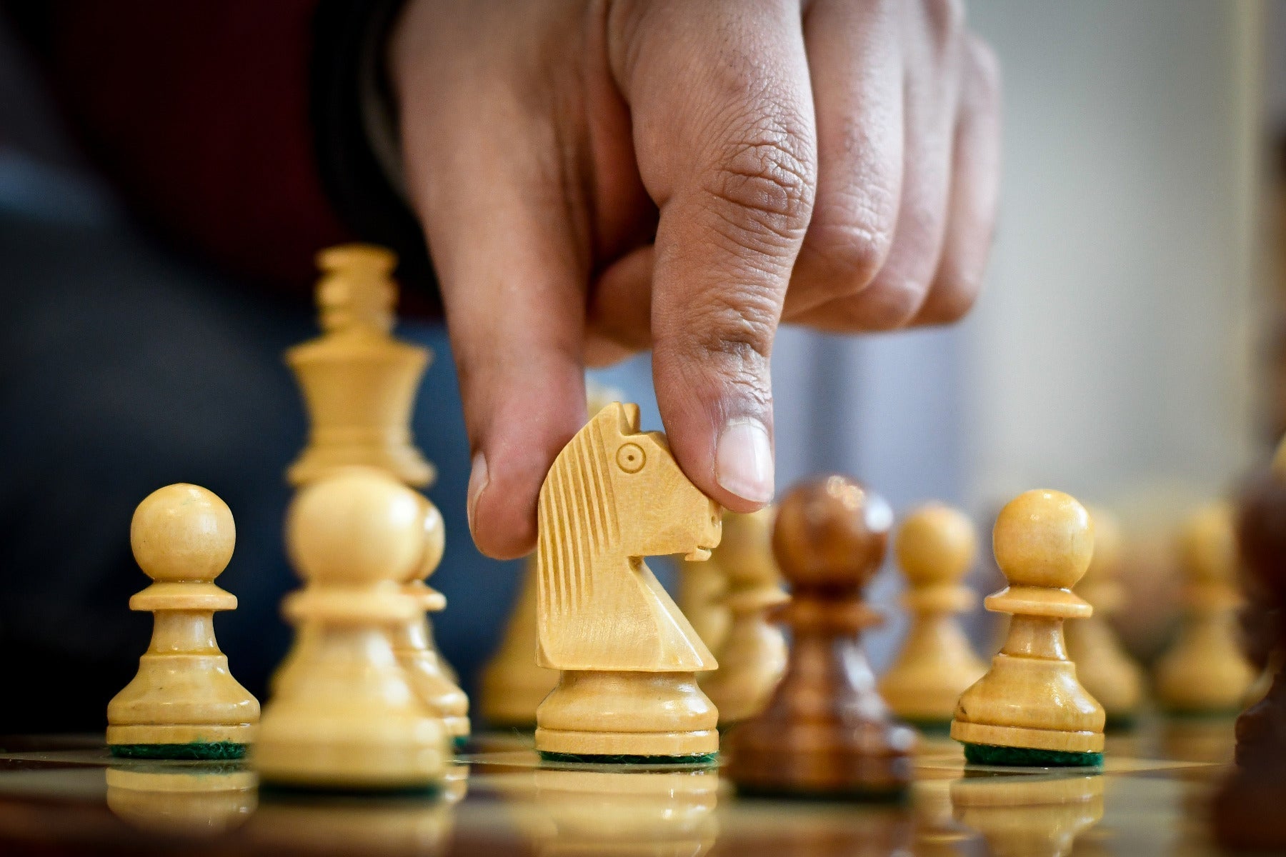 16″ Travel Folding Wooden Chess Set – Sheesham & Maple Board